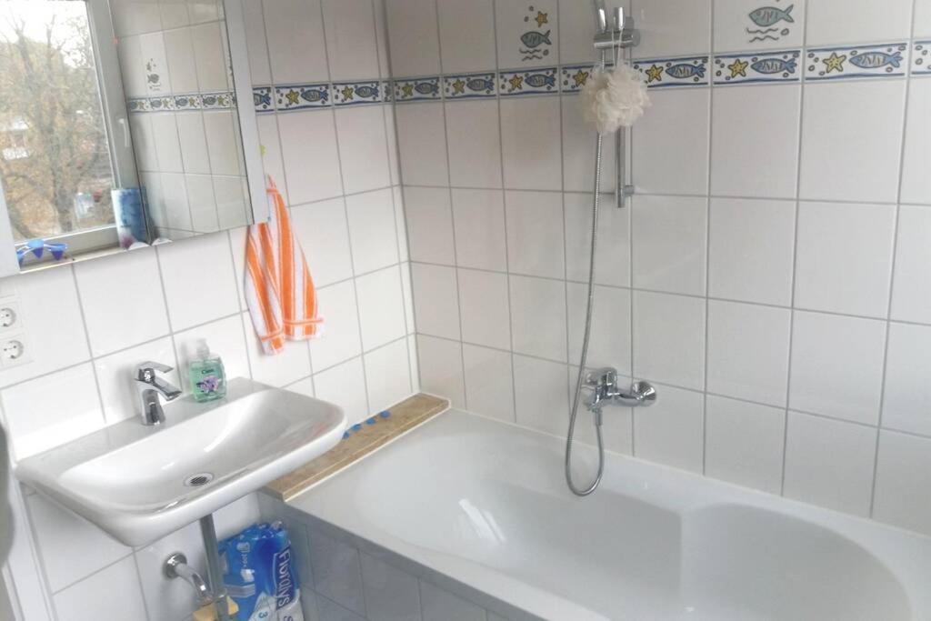 Neue, Helle Wohnung In Ludwigsburg, Nah Am Schloss Bagian luar foto